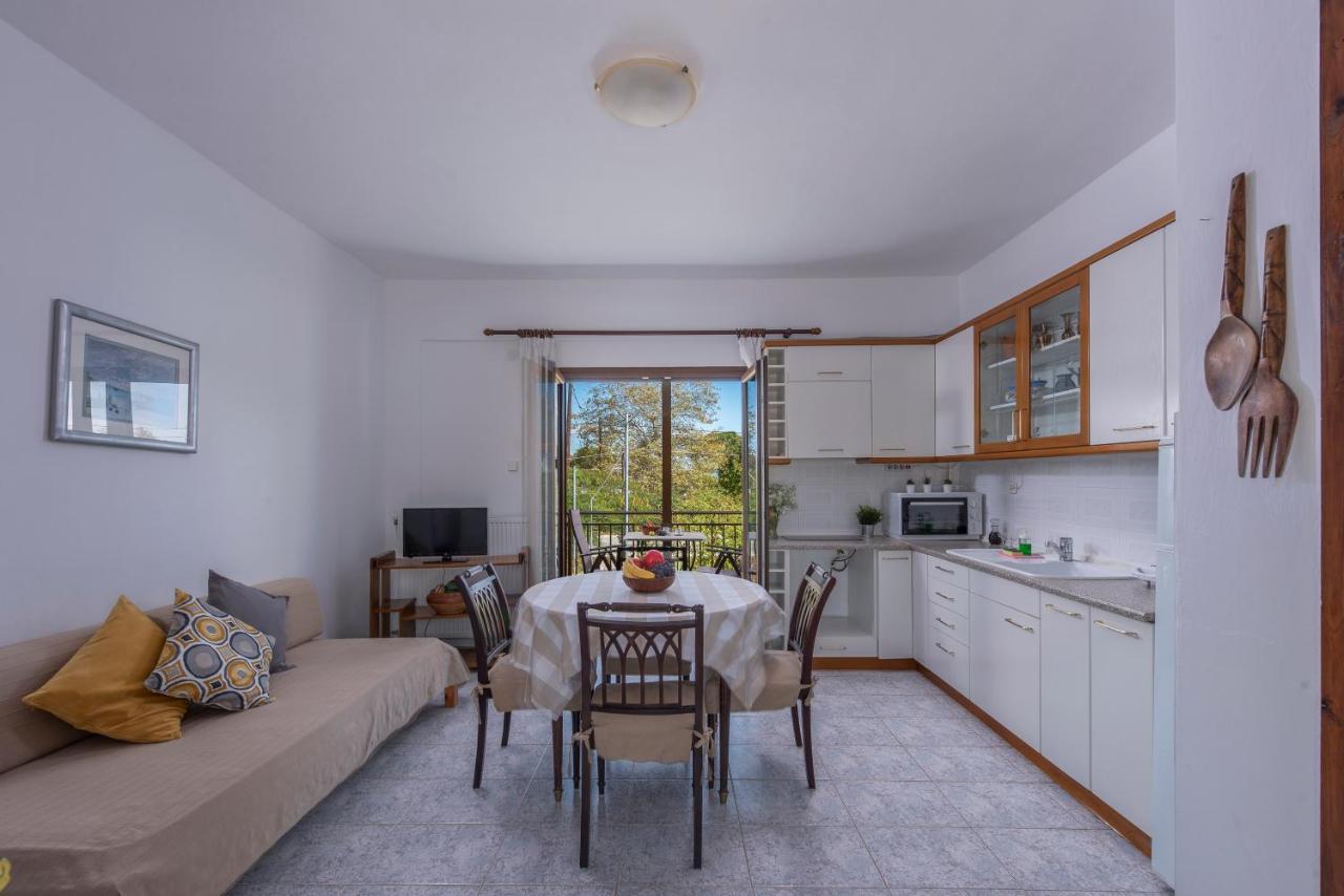 Ferienwohnung Blooming Memories Vourvourou Exterior foto