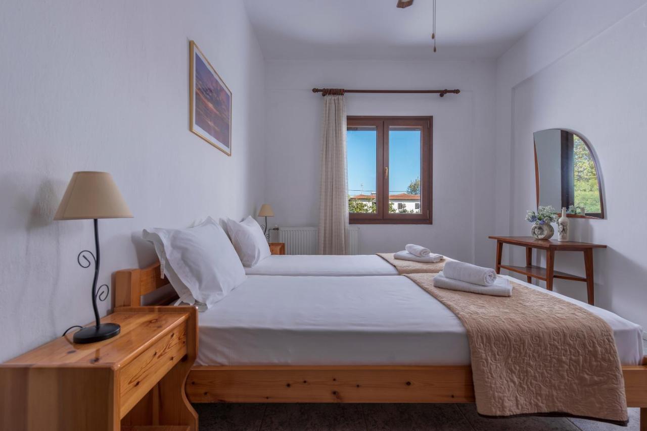 Ferienwohnung Blooming Memories Vourvourou Exterior foto